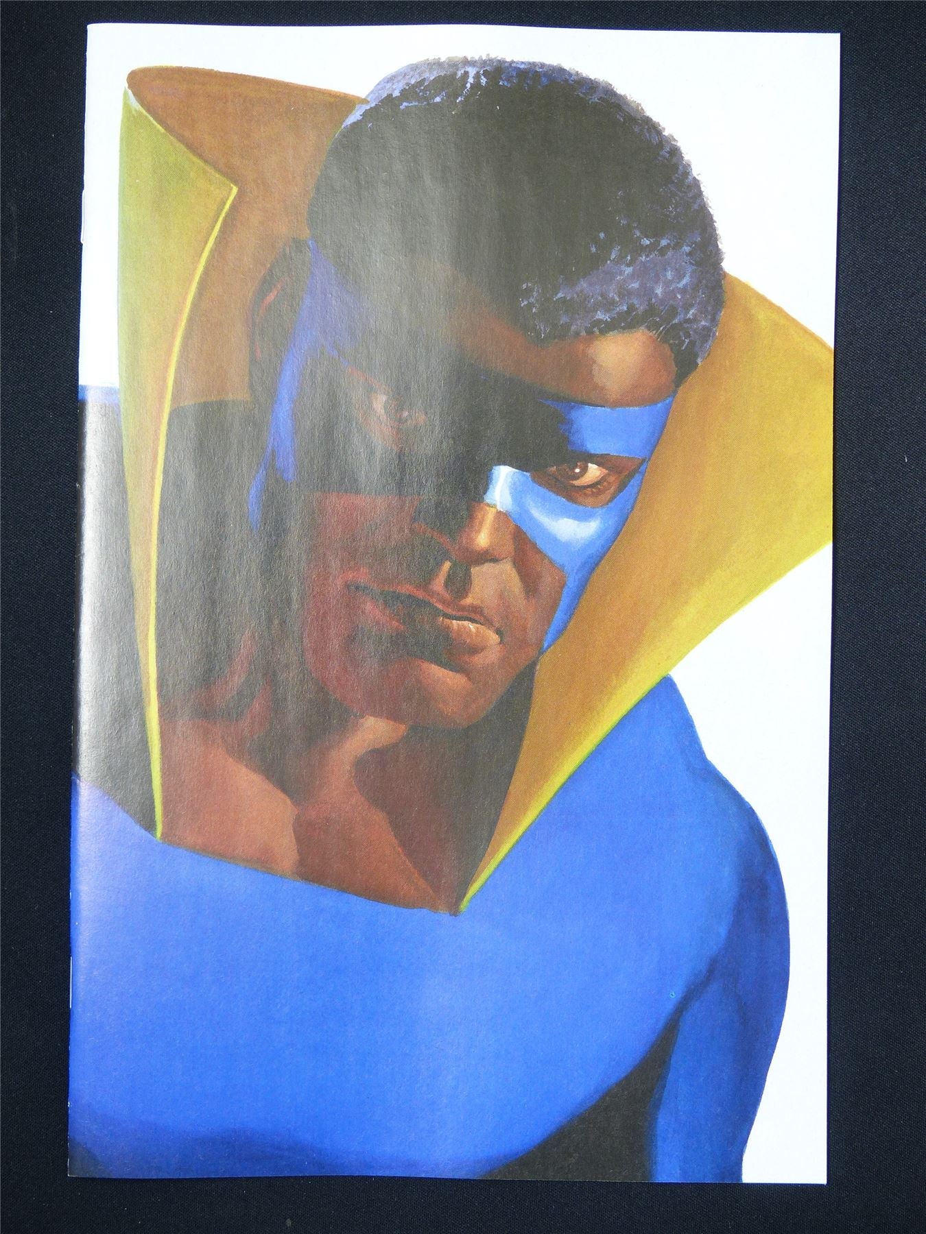 The AVENGERS #26 Alex Ross Variant - Jul 2025 Marvel Comic #TO