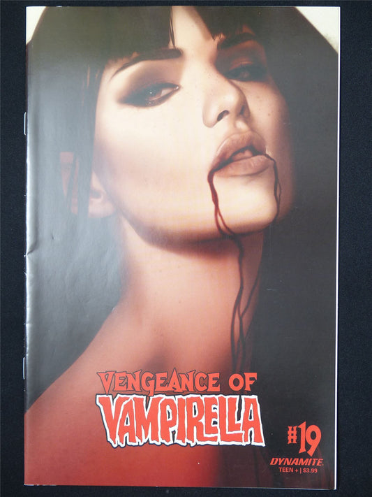 Vengeance of VAMPIRELLA #19 Cvr B - B&B Dynamite Comic #8GU