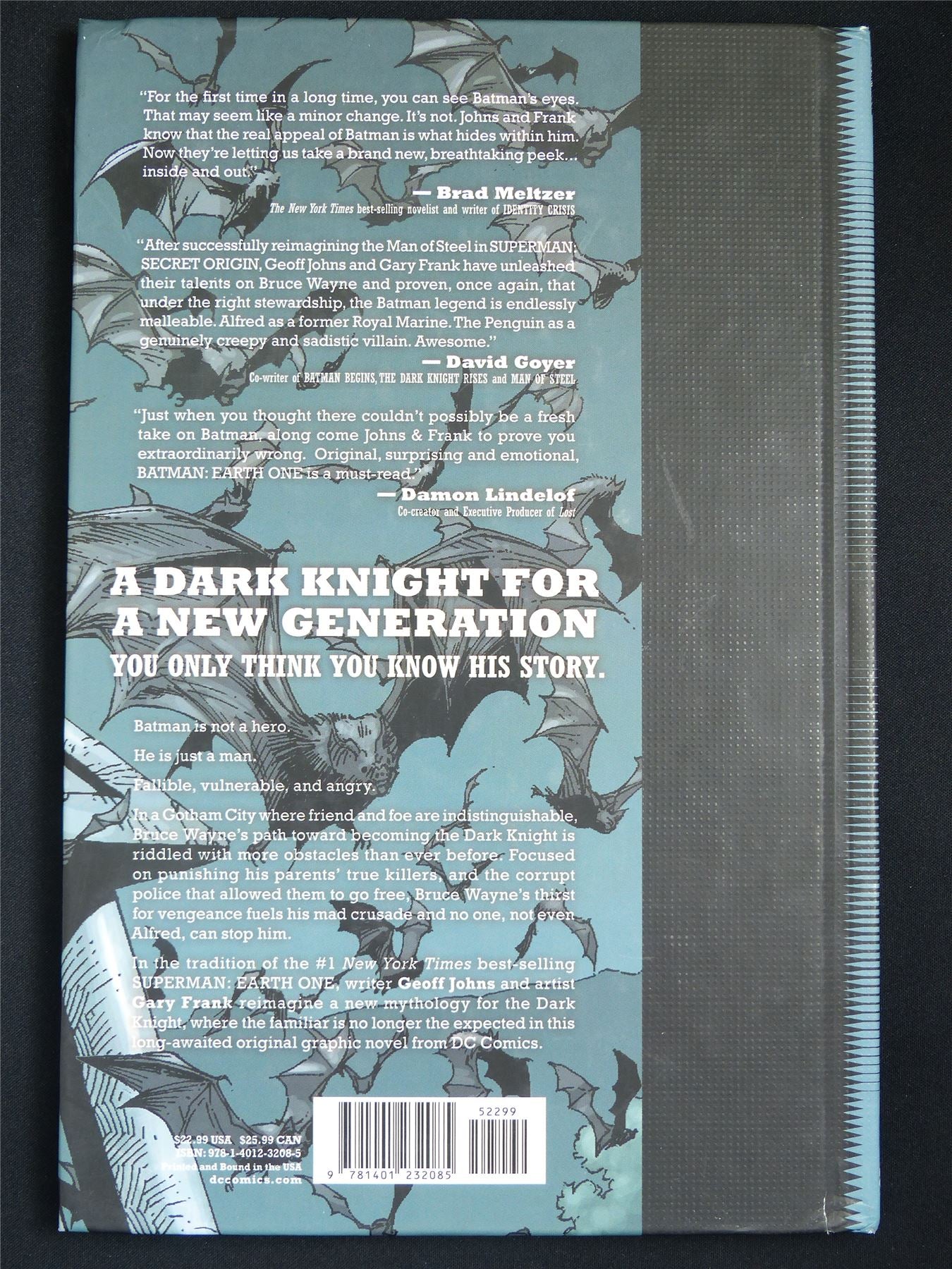 Earth one volume 1 - DC Graphic Hardback #XX