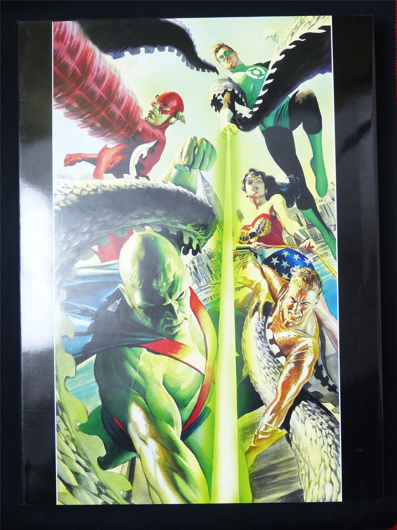 Absolute Justice League The World's Greatest Super-Heores - DC Graphic Hardback #2C5