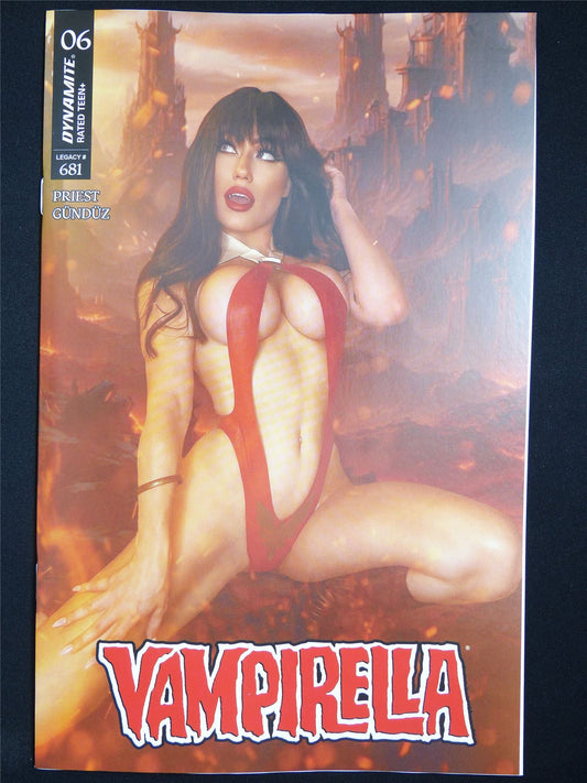 VAMPIRELLA #6 Cosplay Cvr - Nov 2025 Dynamite Comic #6PE
