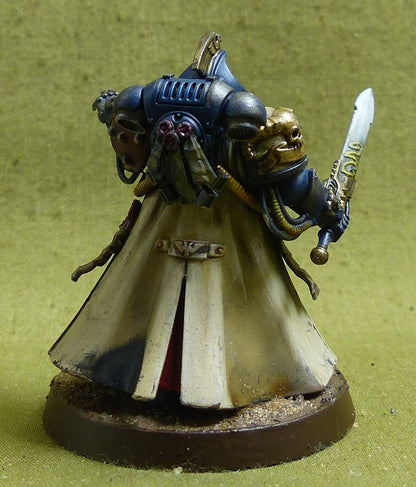 Lieutenant with Storm Shield painted - Space Marines - Warhammer 40K #1BH