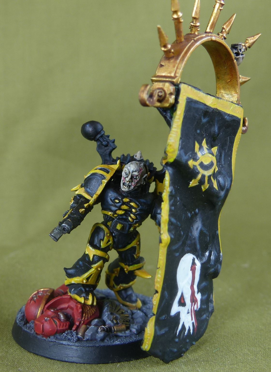 Kitbashed Chaos Banner bearer- Chaos Space Marines - Warhammer AoS 40k #2IB