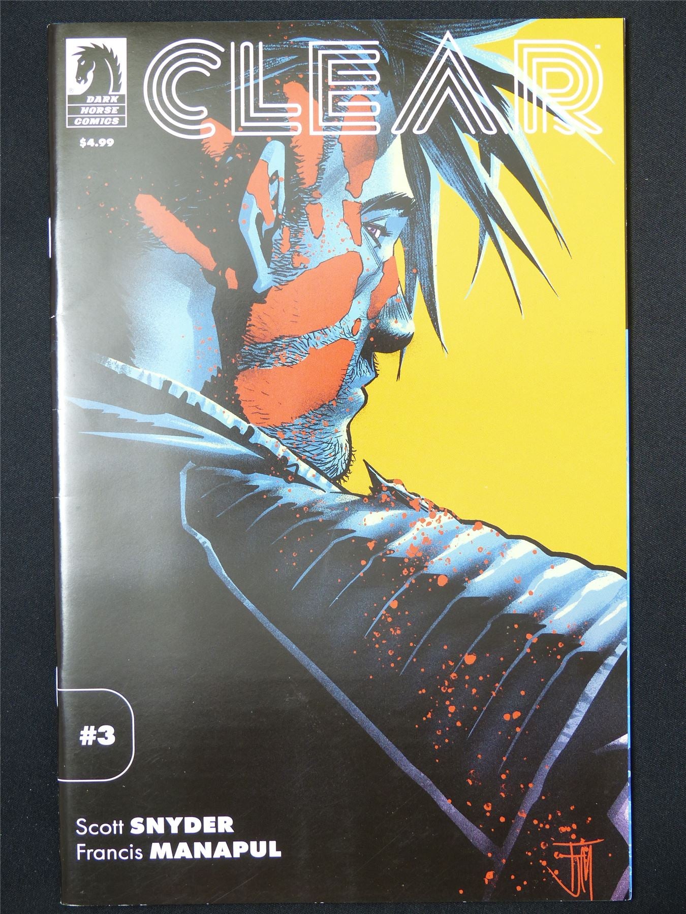 CLEAR #3 - B&B Dark Horse Comic #W4