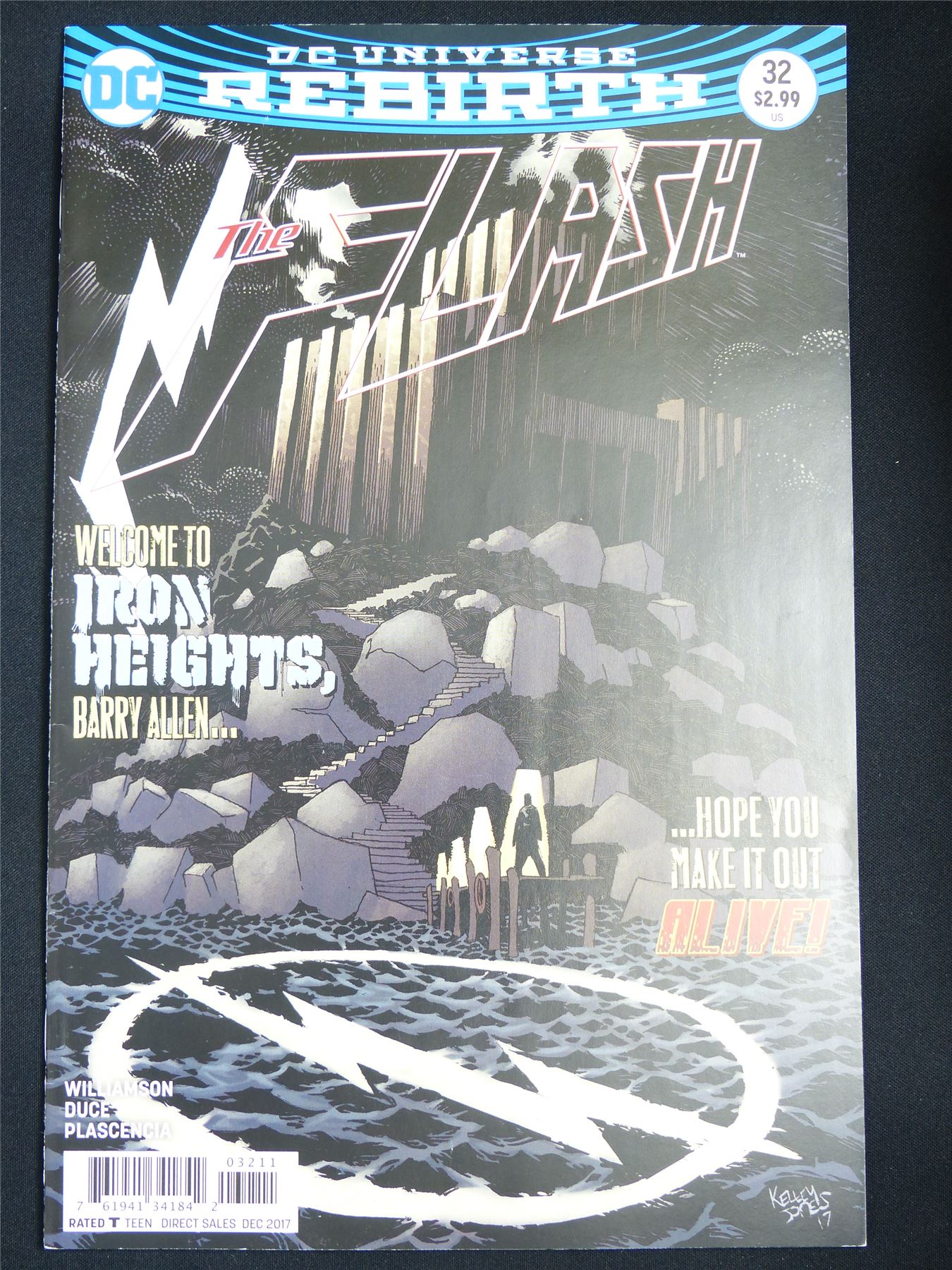 The FLASH #32 Rebirth - DC Comic #A