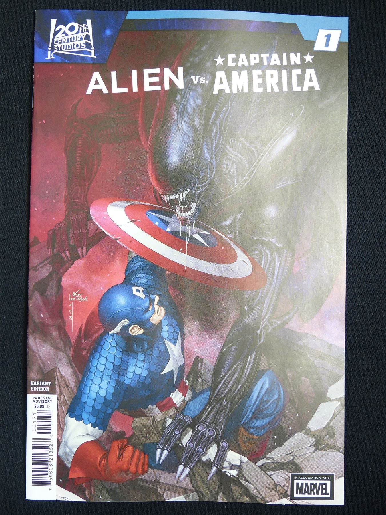 ALIEN vs Captain America #1 Variant - Jan 2026 Marvel Comic #5TJ