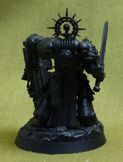Captain with Relic Shield - Space Marines - Warhammer 40K #4IE
