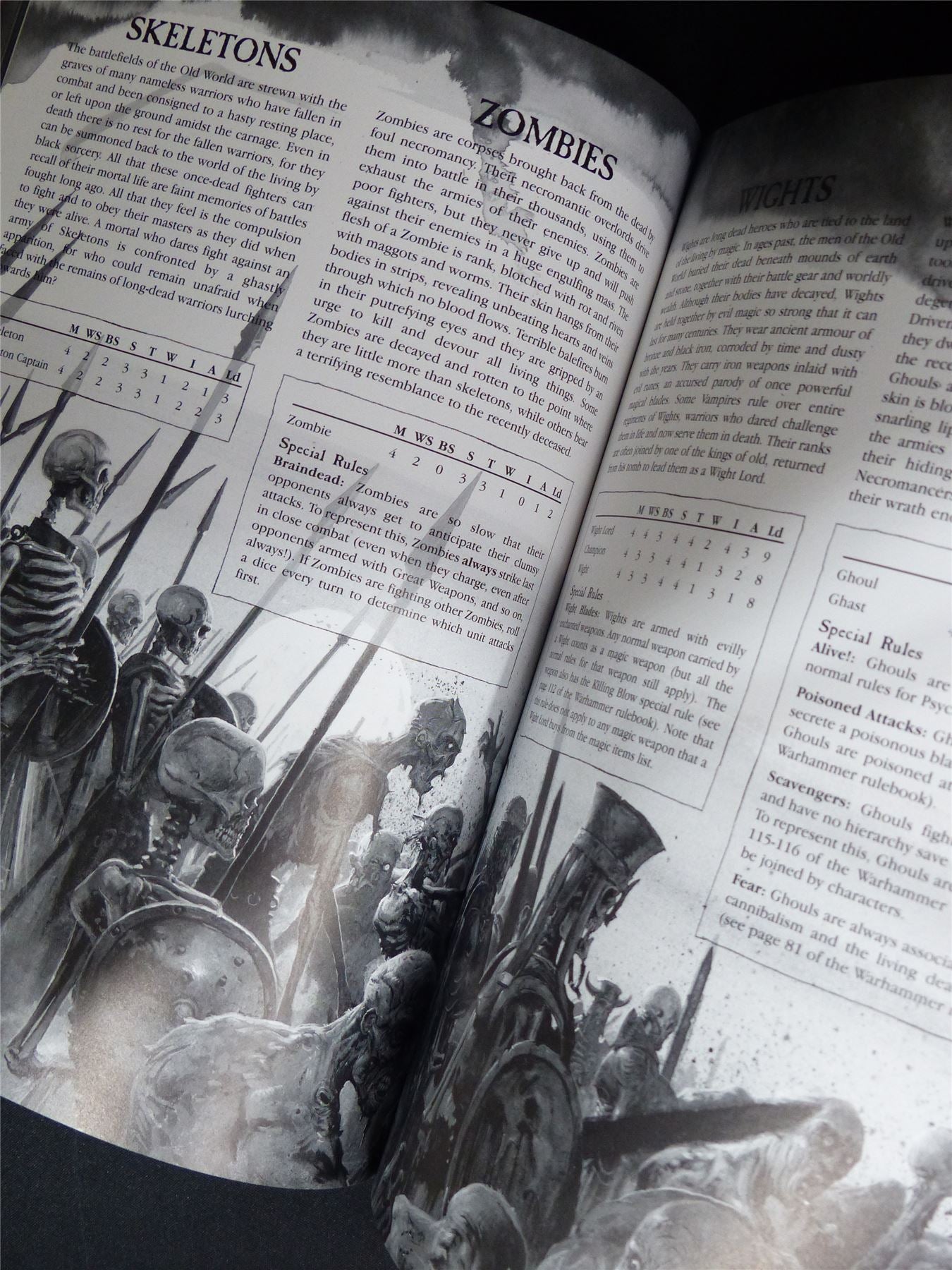 Warhammer Armies: Vampire Counts 6th Edition Softback - Warhammer Old World #1H3