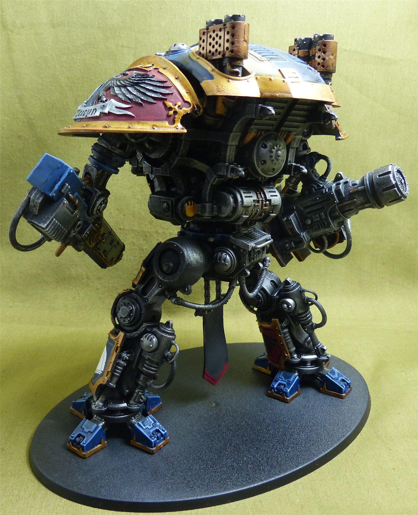 Imperial Knight with Forgeworld Shoulder Pads painted - Warhammer 40K #Z9