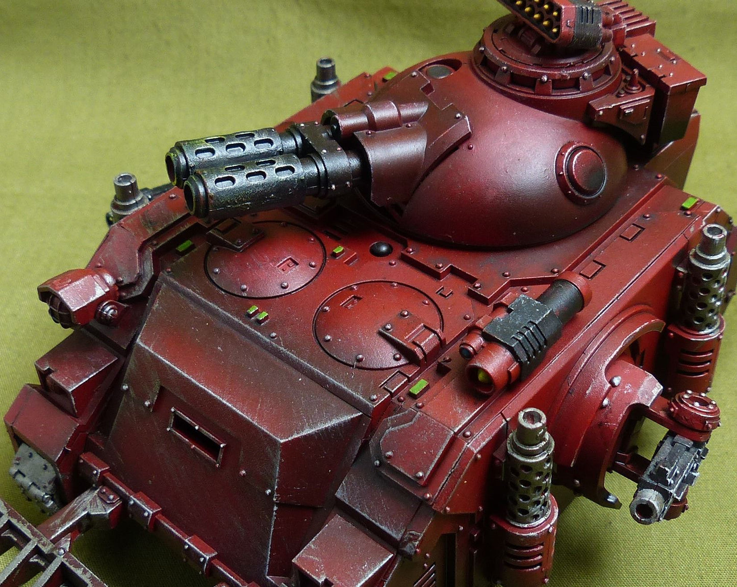 Deimos Pattern Predator Support Tank
 painted - Blood Angels - Warhammer Horus Heresy #3YO