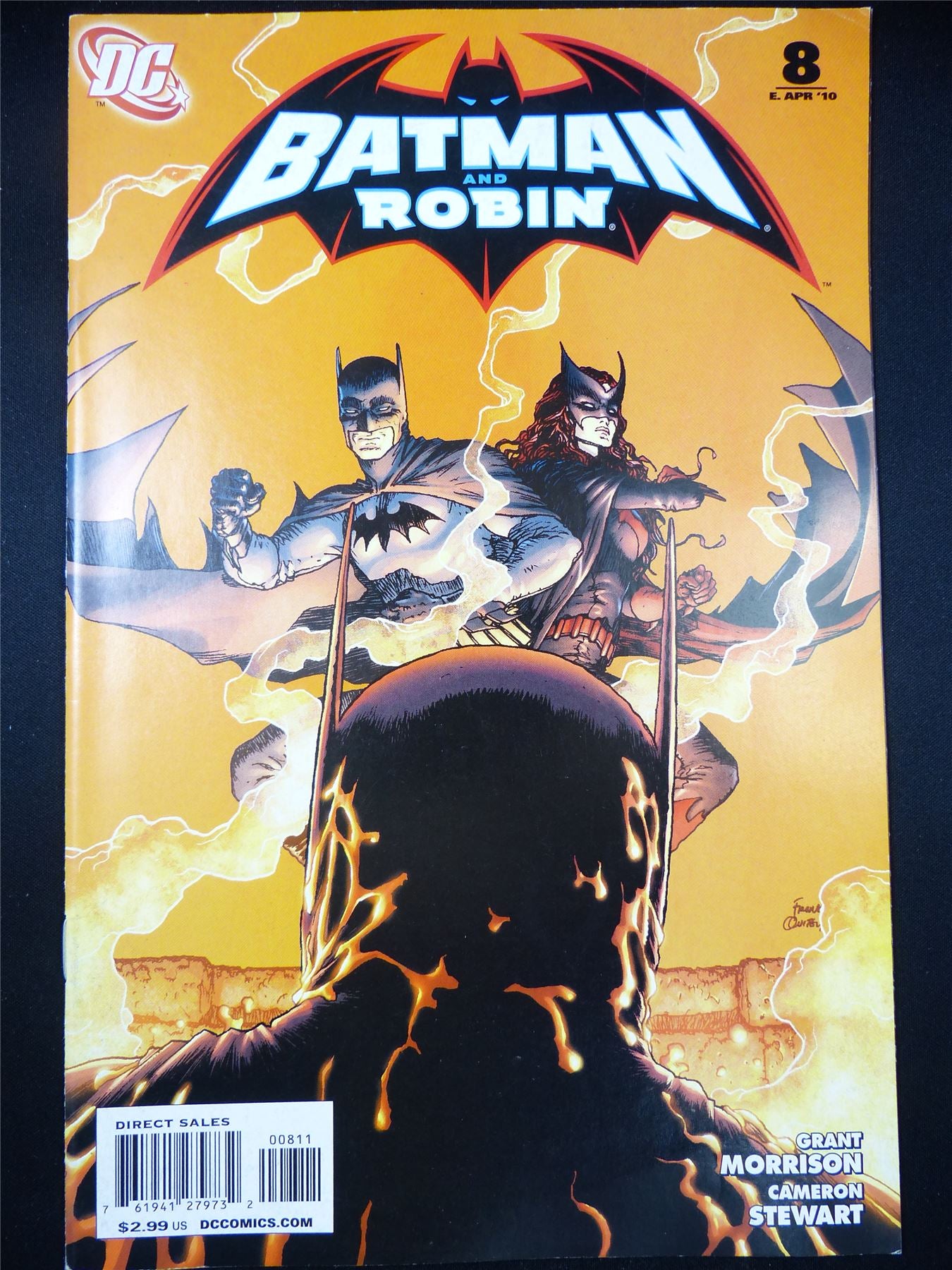 BATMAN and Robin #8 - DC Comic #39M