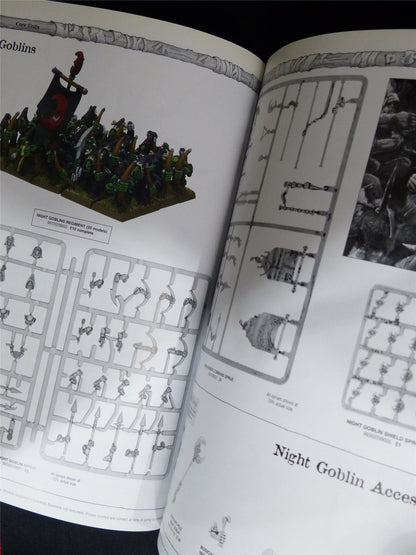 Warhammer: Orcs & Goblins Collectors' Guide Softback - Warhammer Old World #1HQ