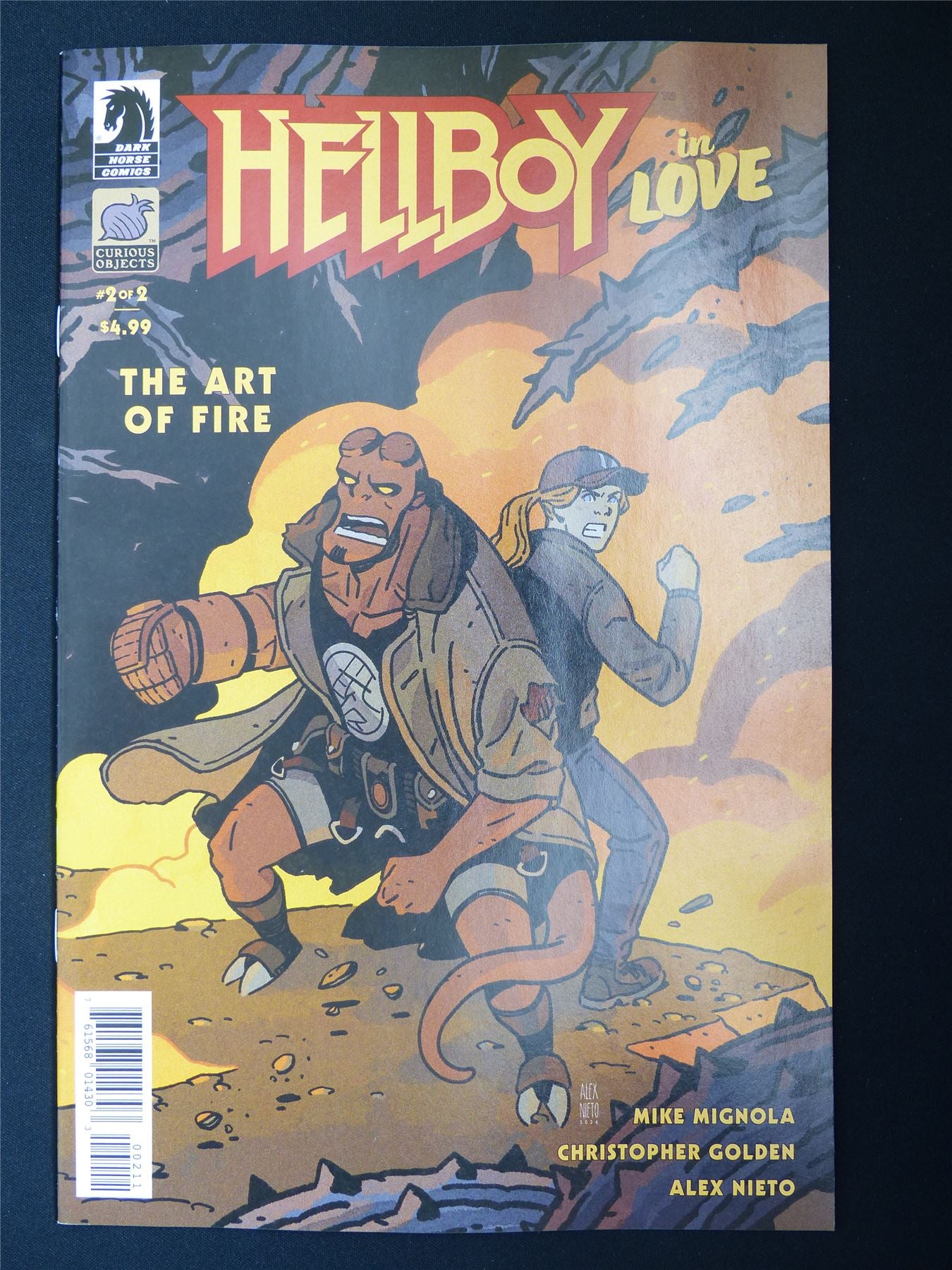 HELLBOY in Love: The Art of Fire #2 - Sep 2025 Dark Horse Comic #3Y2