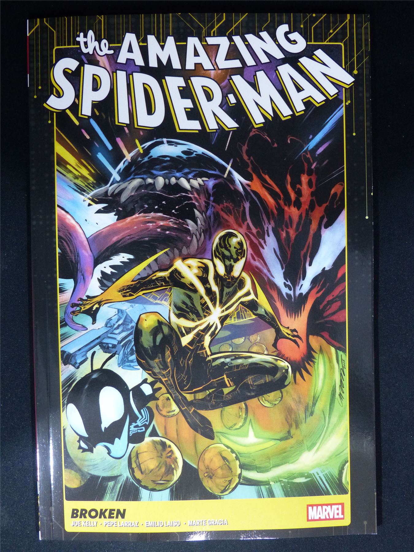 The Amazing Spider-Man: Broken - Marvel Graphic Softback #2AW