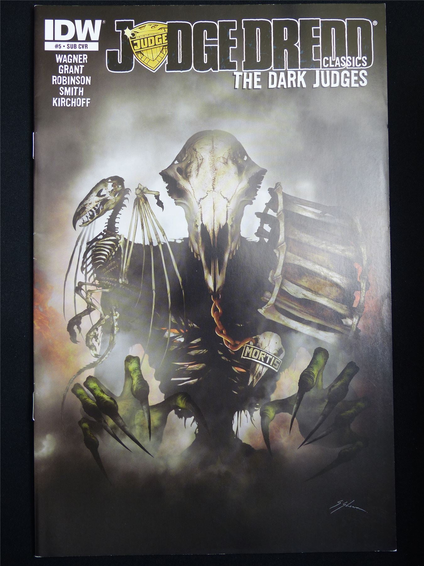 JUDGE Dredd Classics: The Dark Judges #5 - B&B IDW Comic #2HH