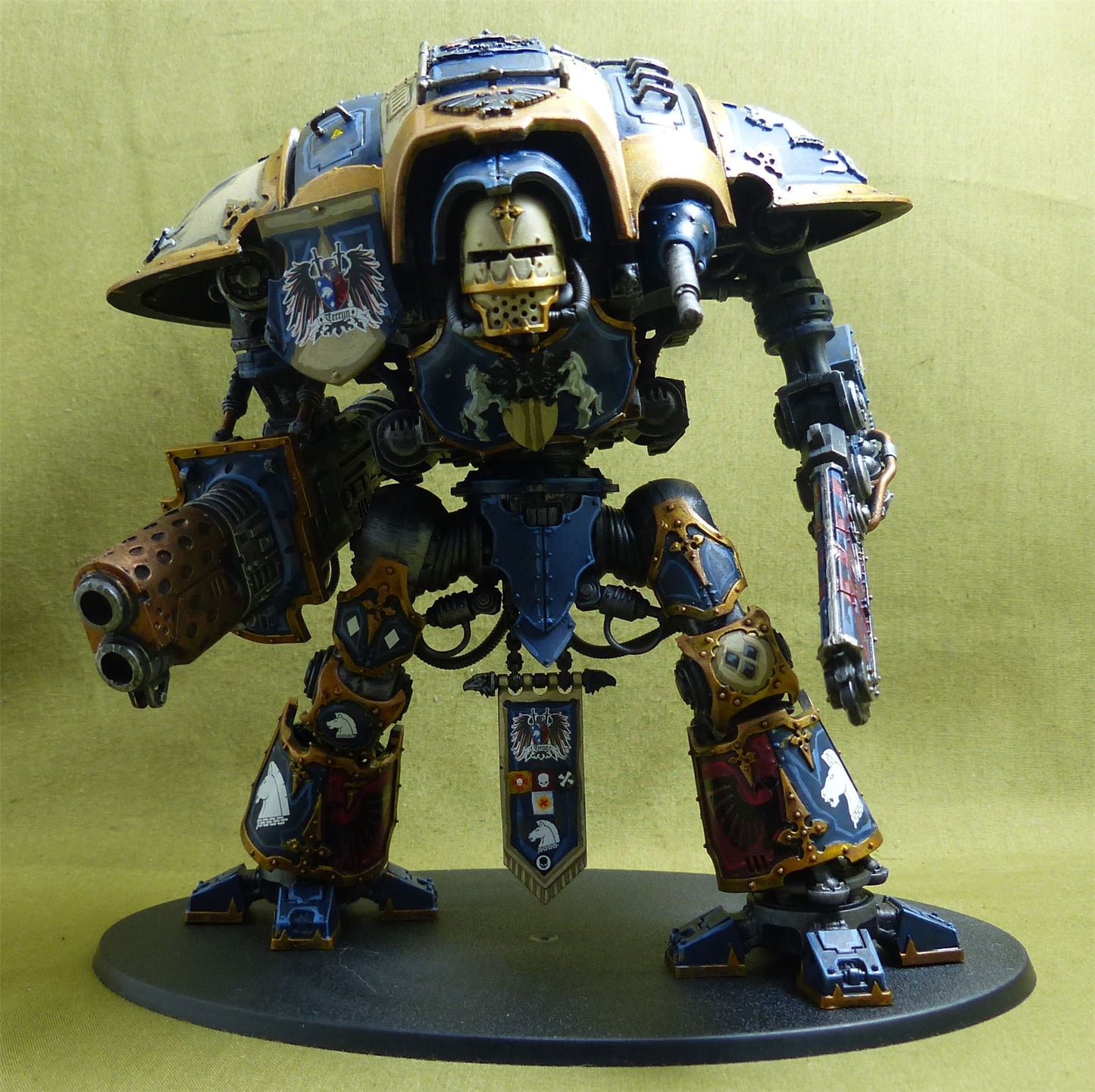 Imperial Knight with Forgeworld Shoulder Pads painted - Warhammer 40K #ZC