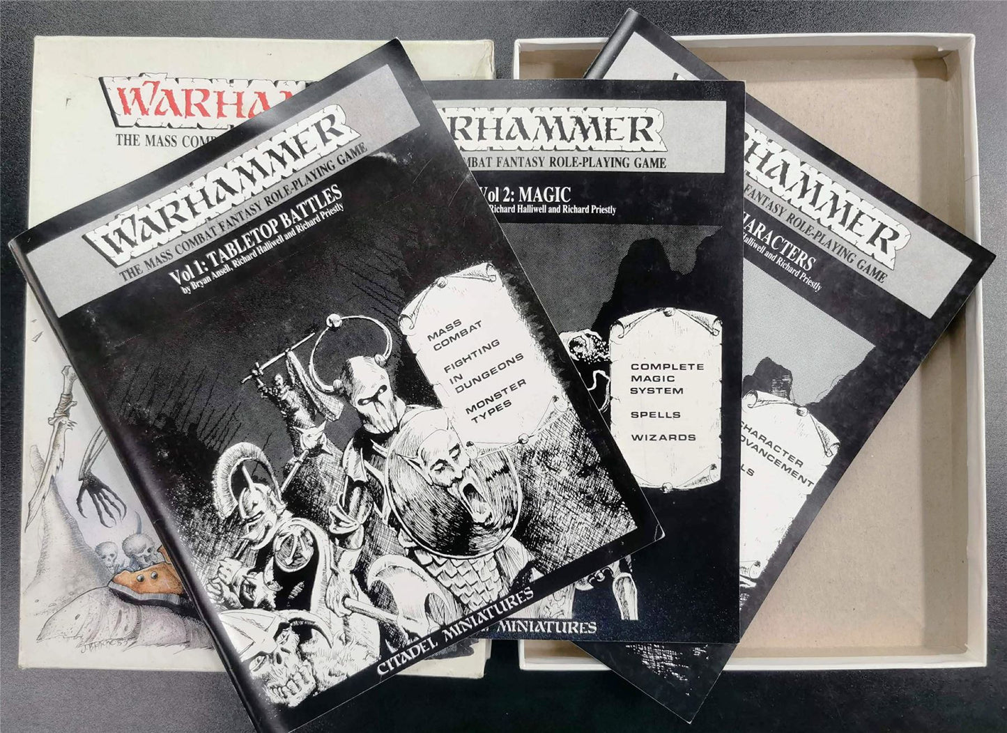 Warhammer: The Mass Combat Fantasy Role Playing Game - Vintage Box set