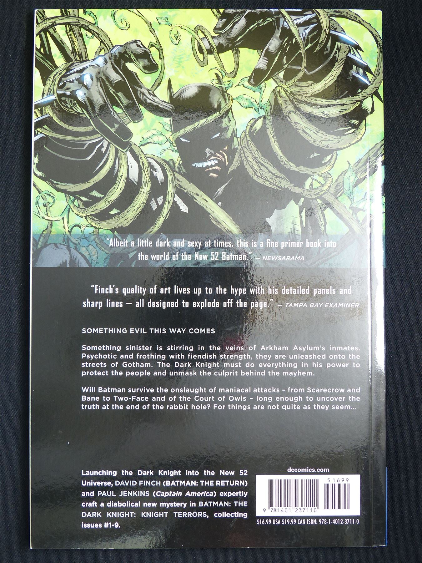 Batman: The Dark Knight volume 1: Knight Terrors - DC Graphic Softback #XA