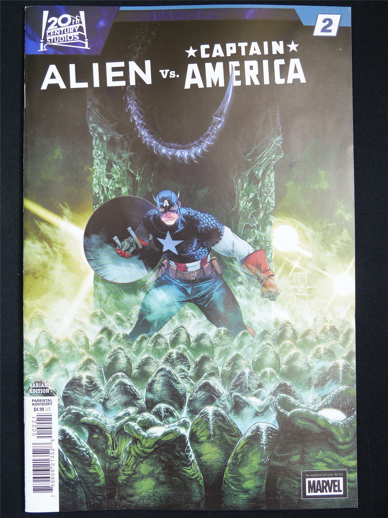 ALIEN vs Captain America #2 - Marvel Comic #O7