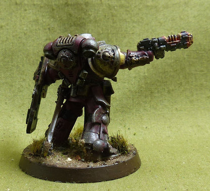 Lieutenant with Storm Shield painted - Space Marines - Warhammer 40K #1BG
