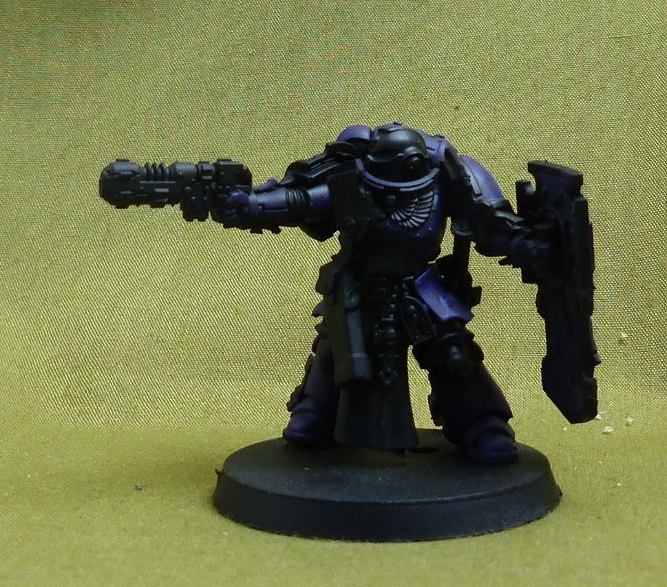 Lieutenant with Storm Shield - Space Marines - Warhammer 40K #4ID