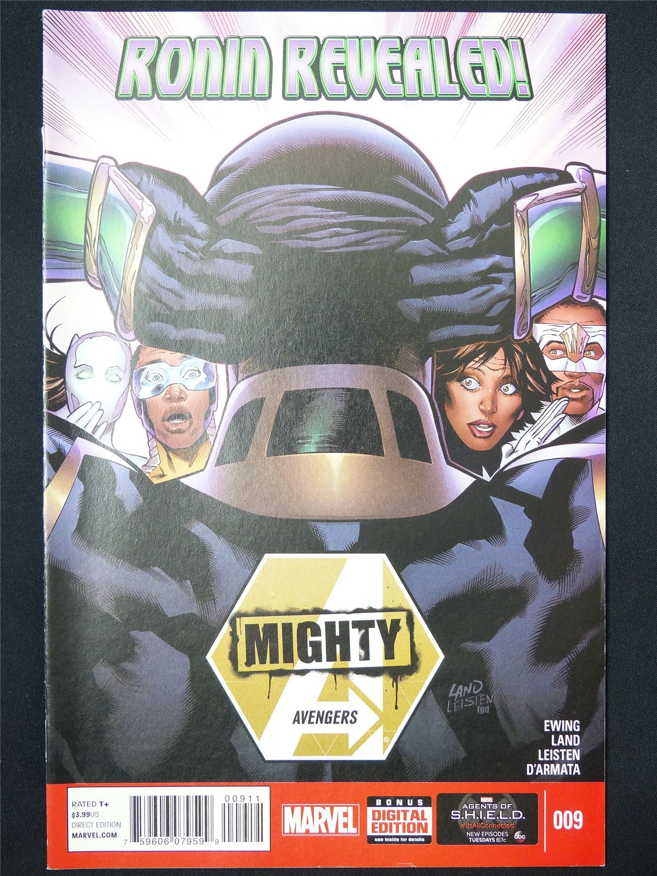 Mighty AVENGERS #9 - B&B Marvel Comic #TR