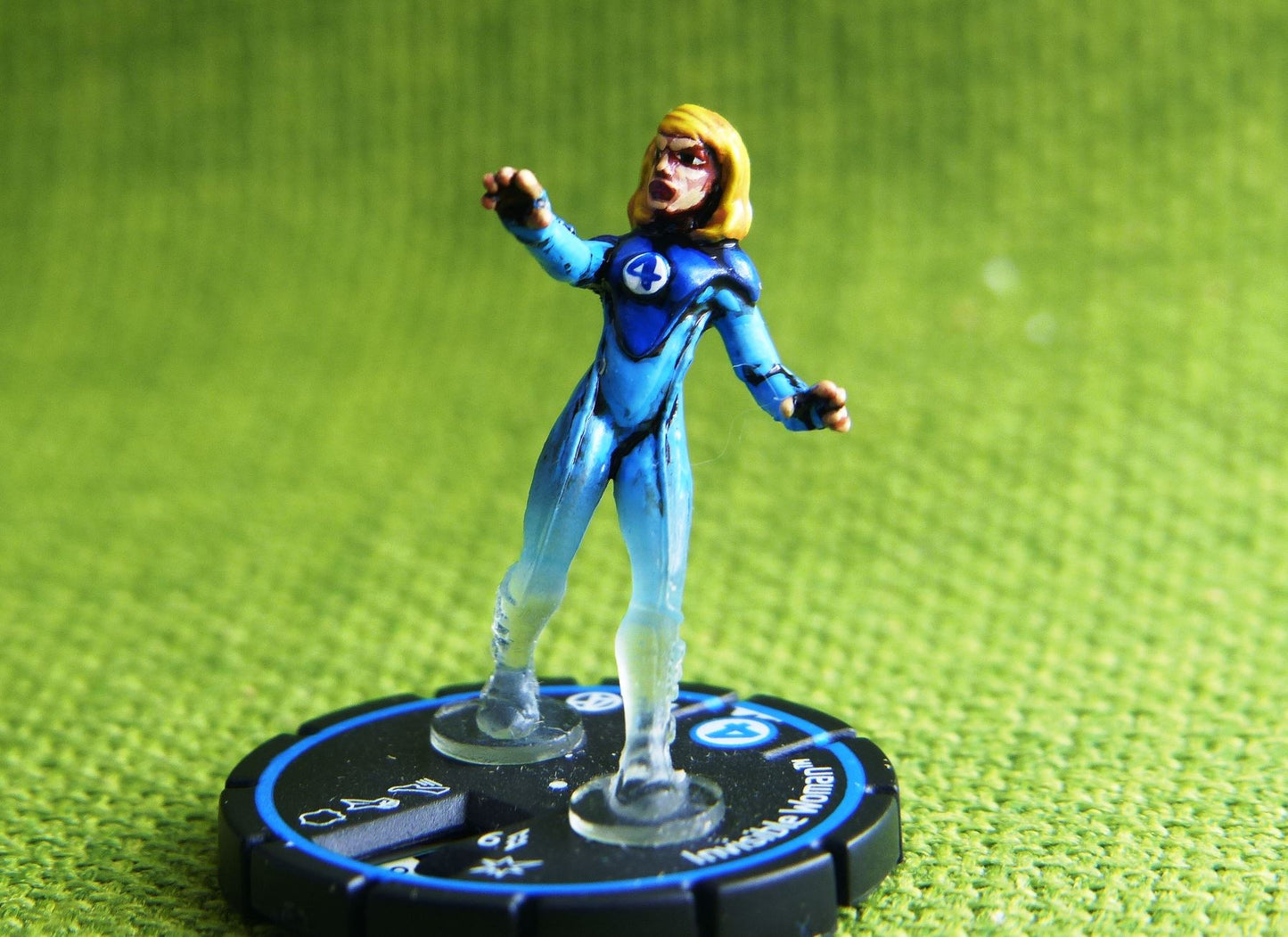 Invisible Woman #074 Hand Painted - Heroclix Wizkids games Miniatures #5AO