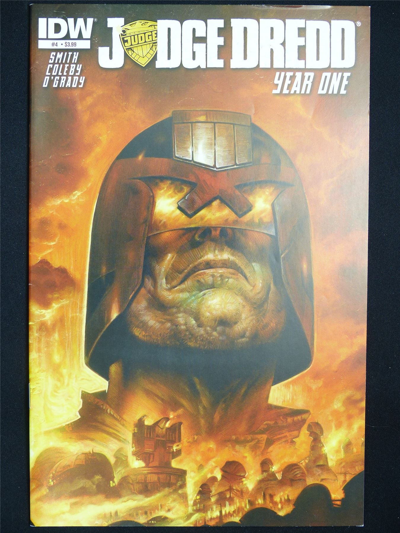 JUDGE Dredd: Year one #4 - IDW Comic #1O1
