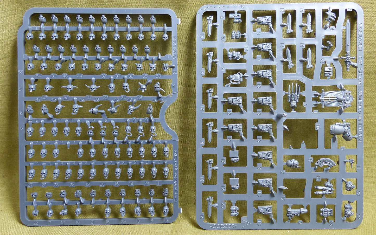 Skulls & Weapons/Accessories etc Sprues - Adepta Astartes - Warhammer Horus Heresy #2F8