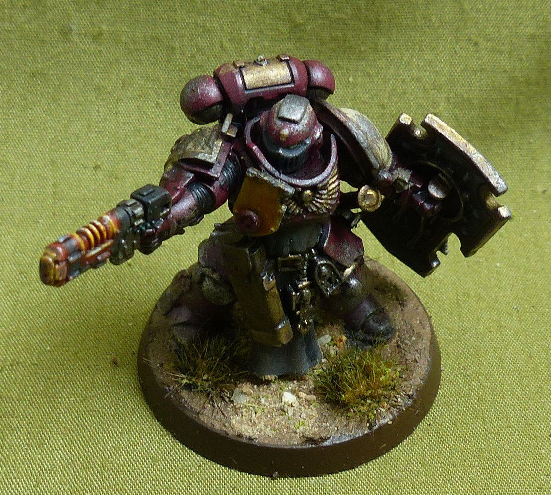 Lieutenant with Storm Shield painted - Space Marines - Warhammer 40K #1BG