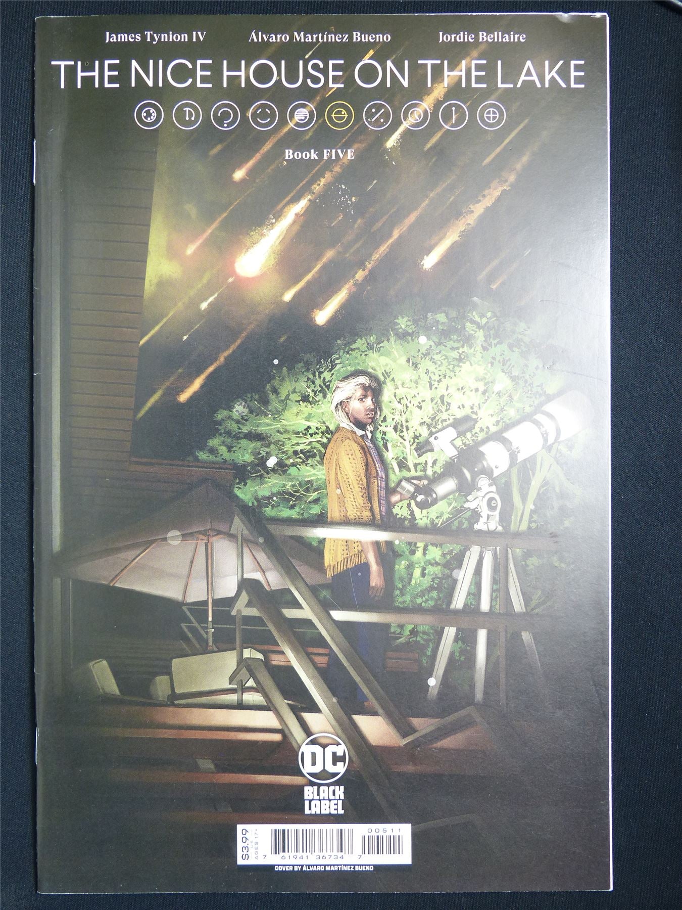 The NICE House on the Lake #5 - DC Comic #6SG