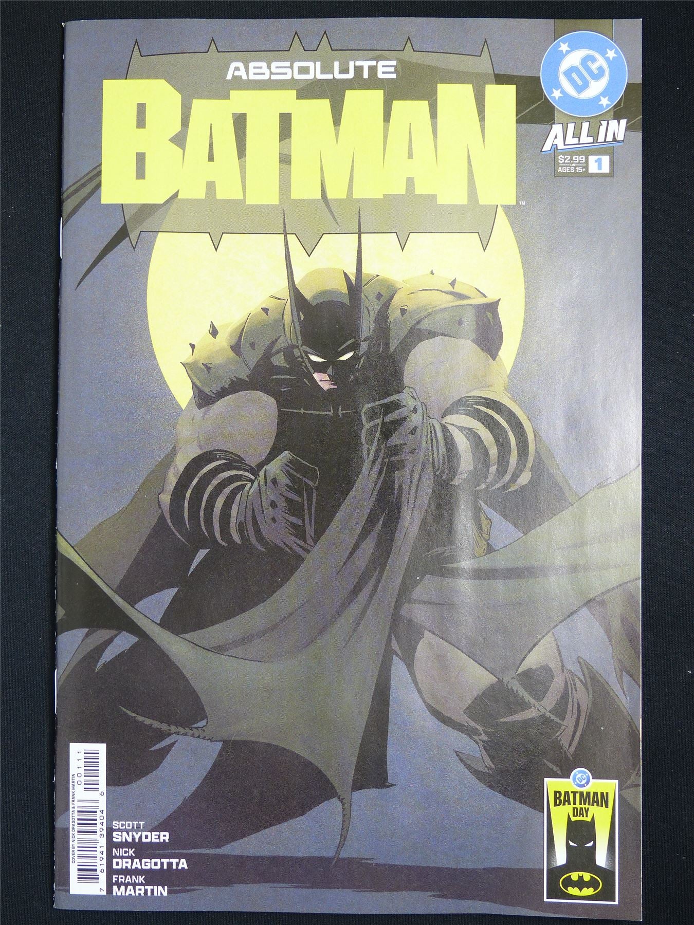 Absolute BATMAN #1 Batman Day - DC Comic #4DR