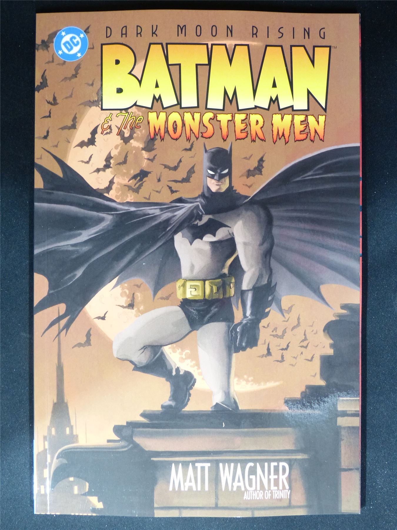Batman & The Monster Men - DC Graphic Softback #1Y3