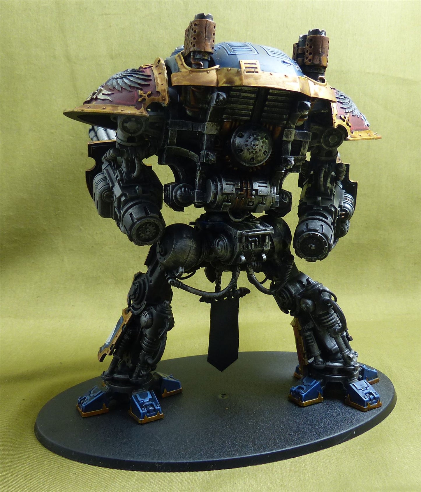Imperial Knight with Forgeworld Shoulder Pads painted - Warhammer 40K #ZB