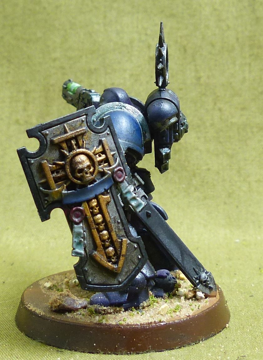 Lieutenant with Storm Shield Painted - Space Marines - Warhammer 40K #254