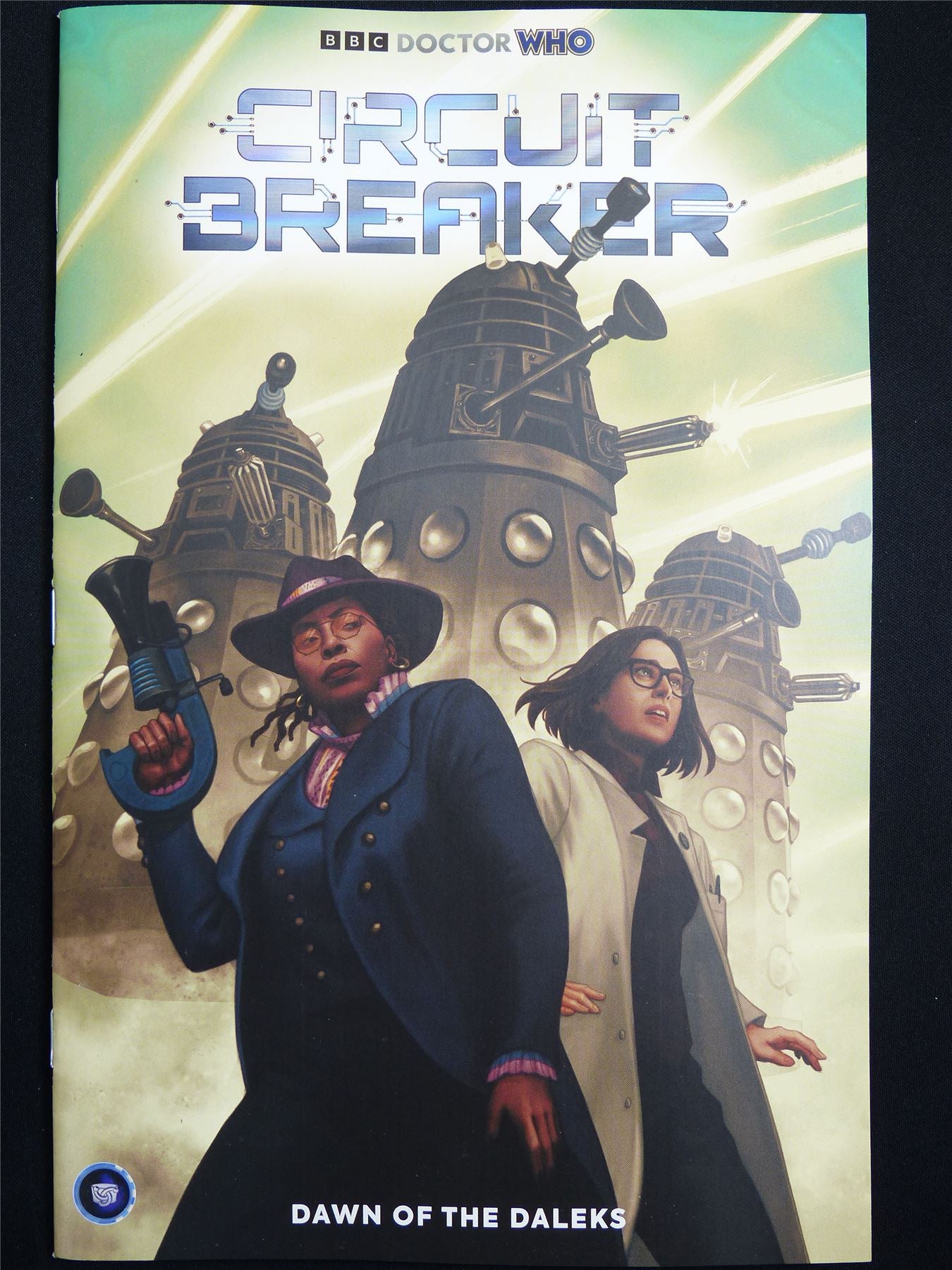 DOCTOR Who: Circuit Breaker: Dawn of the Daleks #2 Cvr A - Aug 2026 Titan Comic #35L