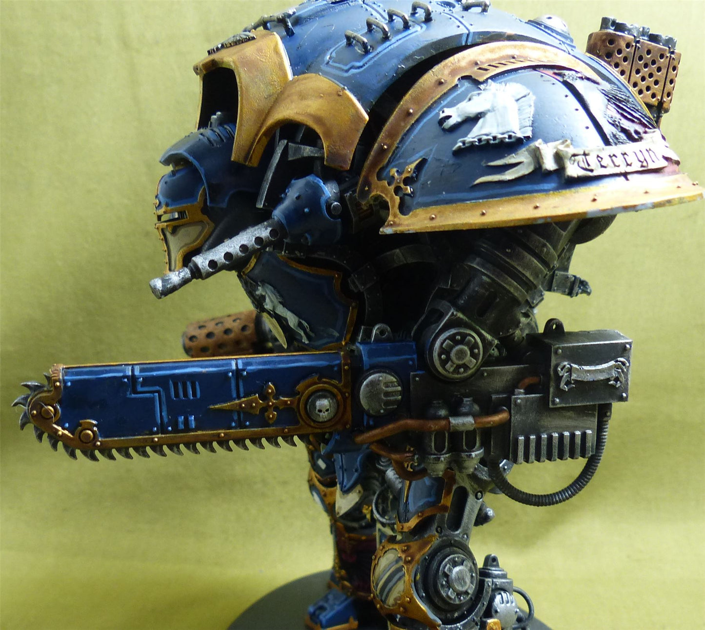 Imperial Knight with Forgeworld Shoulder Pads painted - Warhammer 40K #ZA