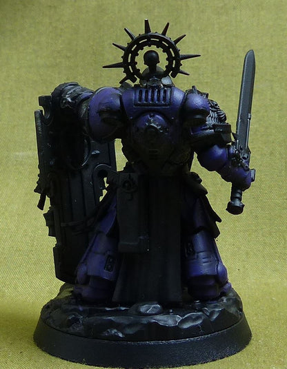 Captain with Relic Shield - Space Marines - Warhammer 40K #4IF