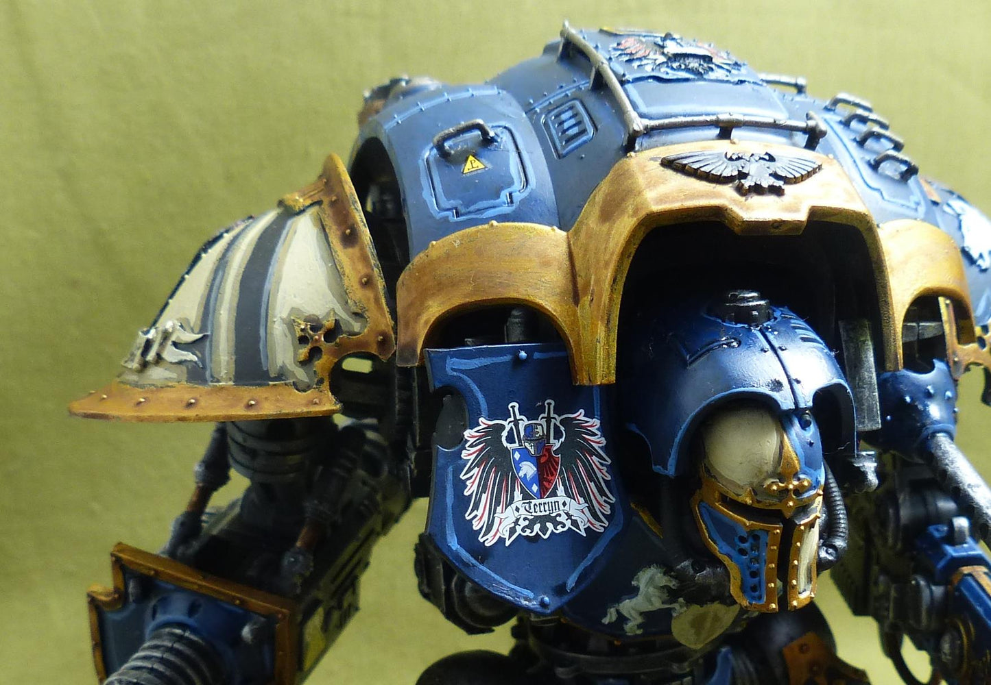 Imperial Knight with Forgeworld Shoulder Pads painted - Warhammer 40K #ZA