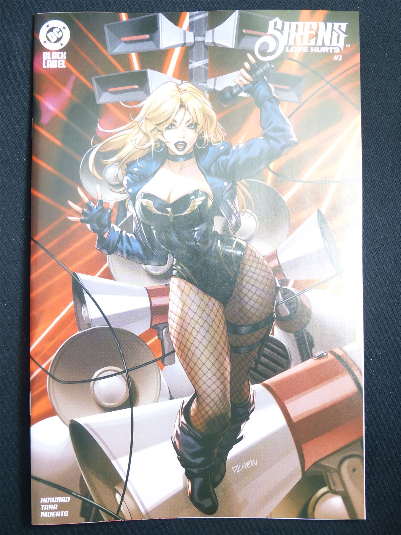 SIRENS: Love Hurts #1 Variant - Apr 2026 DC Comic #263