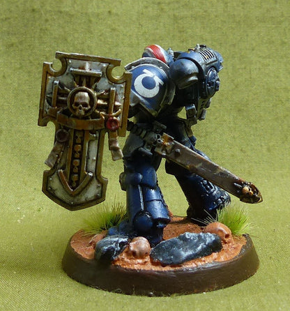 Lieutenant with Storm Shield painted - Space Marines - Warhammer 40K #1IY