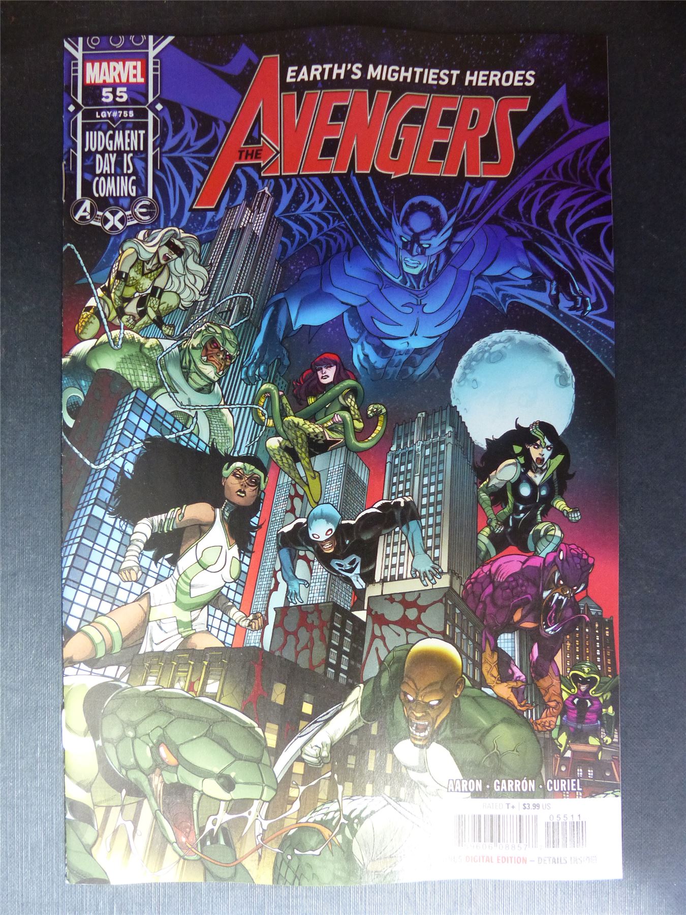 AVENGERS #55 - Jun 2022 - Marvel Comic #UC