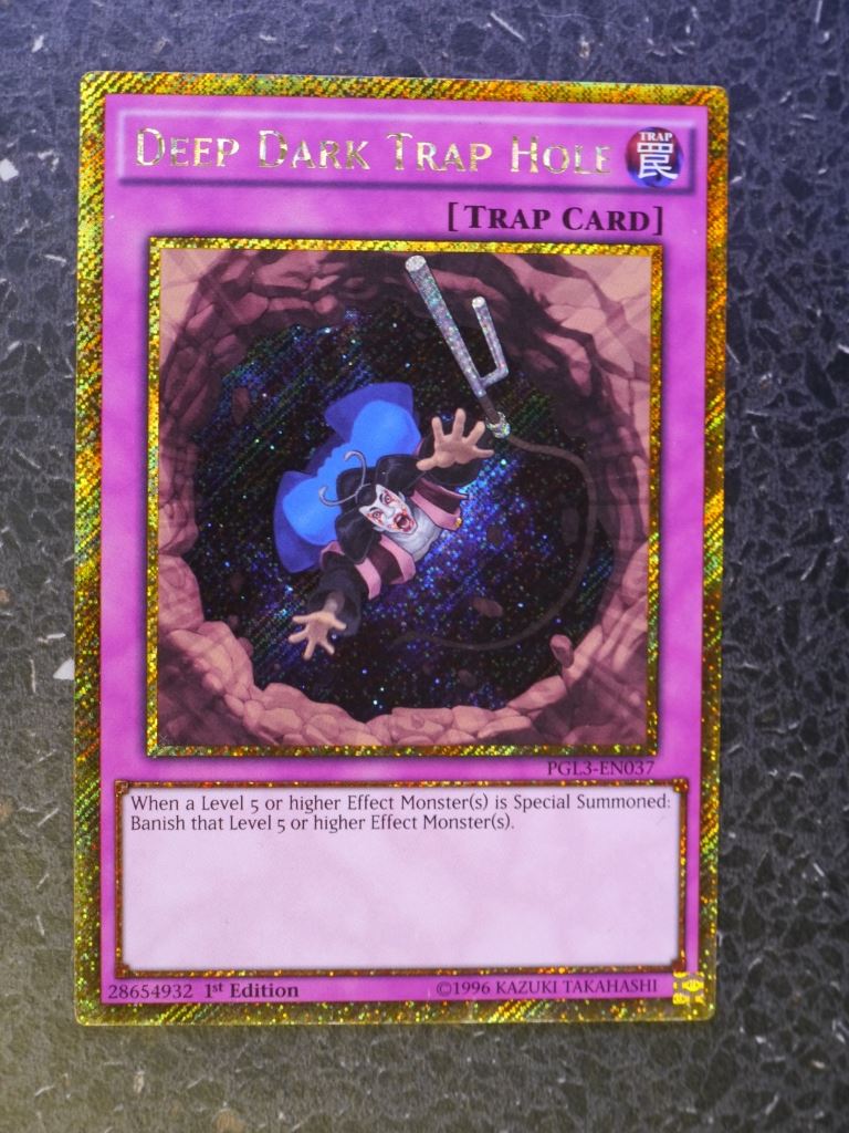 Yugioh Cards: DEEP DARK TRAP HOLE PGL3 GOLD RARE # 3F72