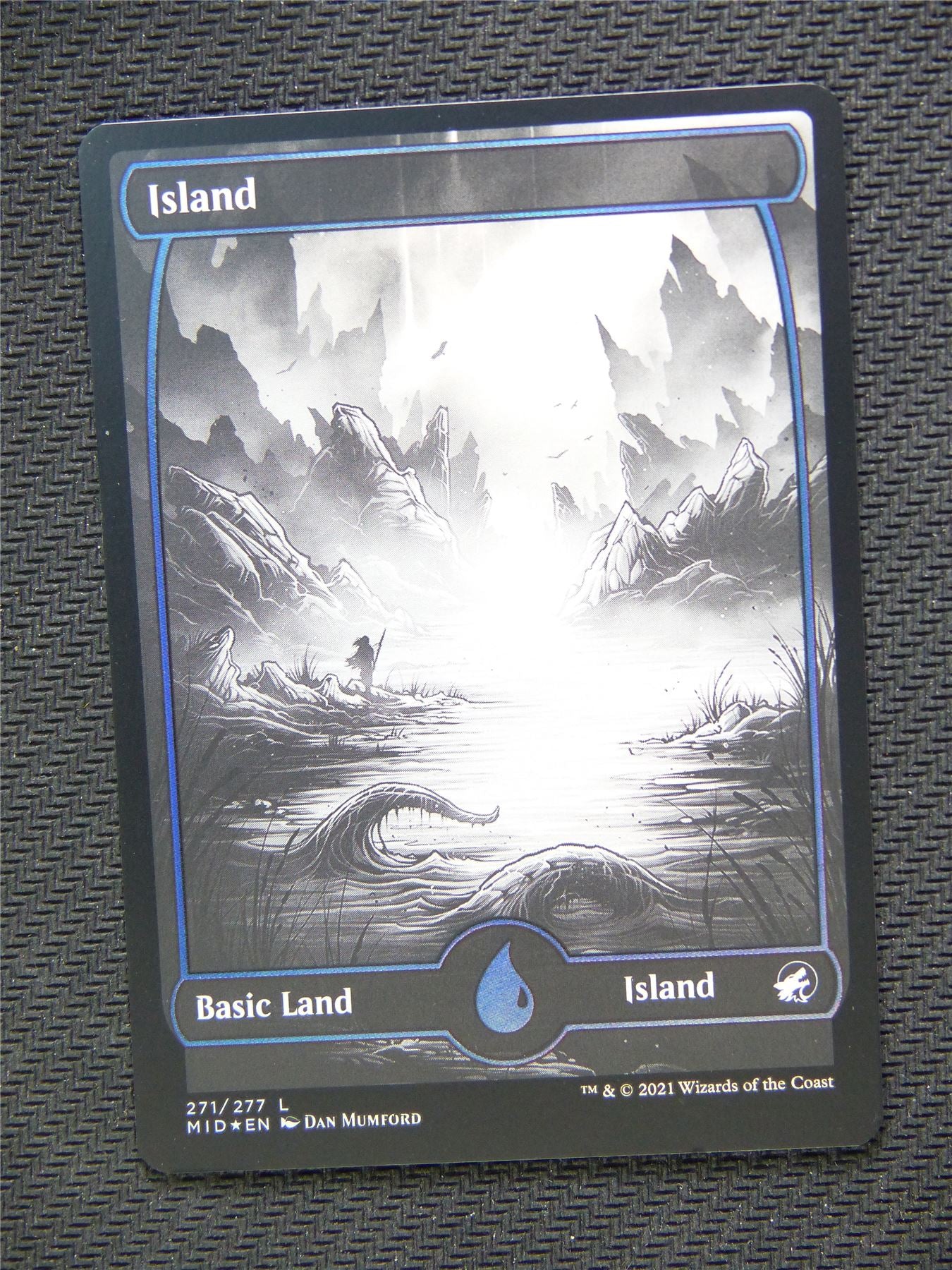 Island Basic Land Foil - Innistrad - Mtg Card #3R1
