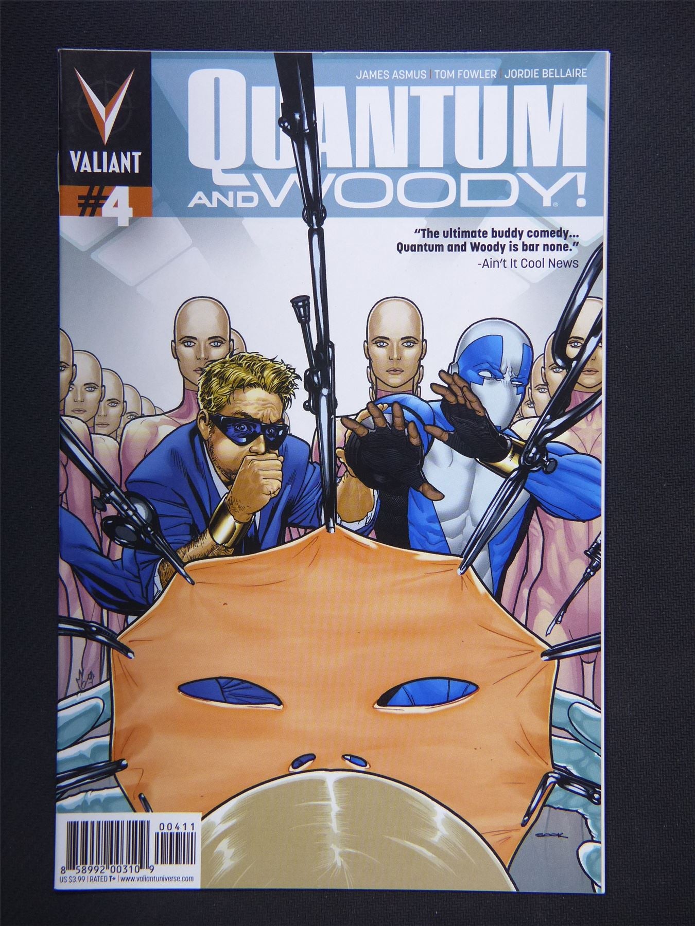 QUANTUM and Woody #4 2013 - Valiant Comic #6DJ