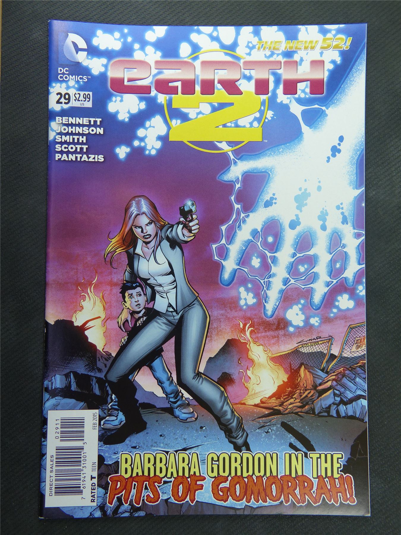 EARTH 2 #29 - DC Comic #17J