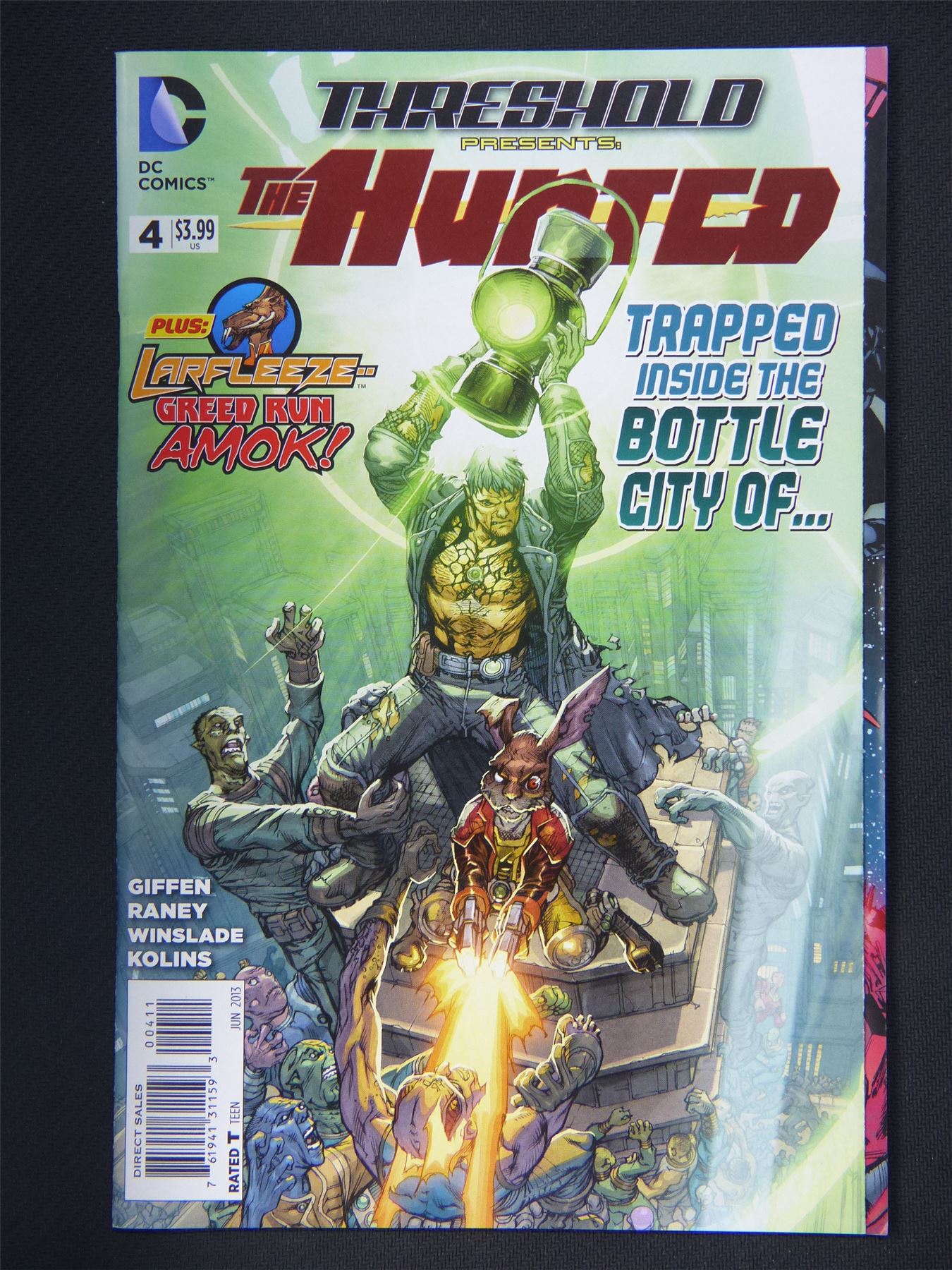 The HUNTED #4 2013 - DC Comic #6CE