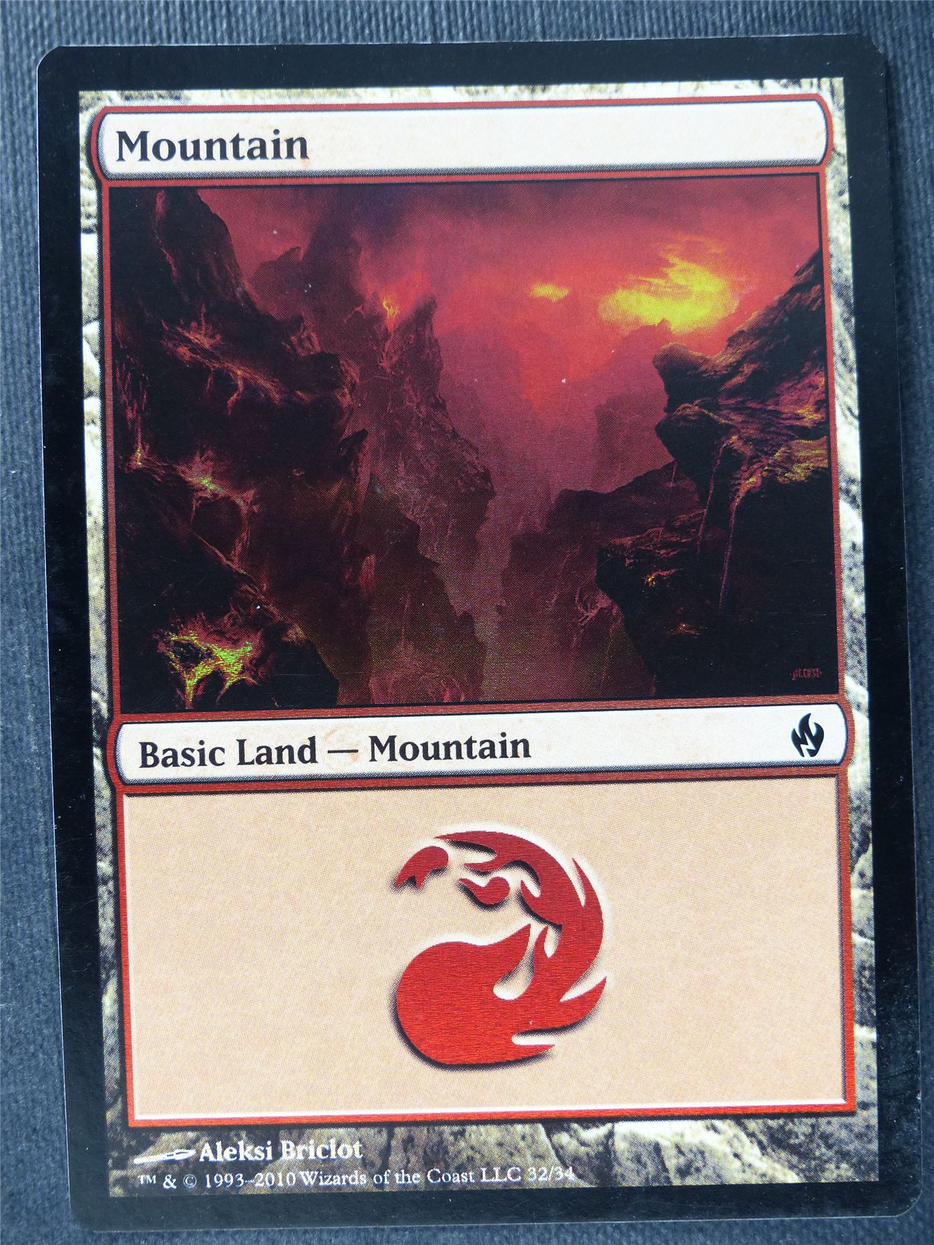 Mountain 32/34 Foil - Mtg Magic Cards #QQ
