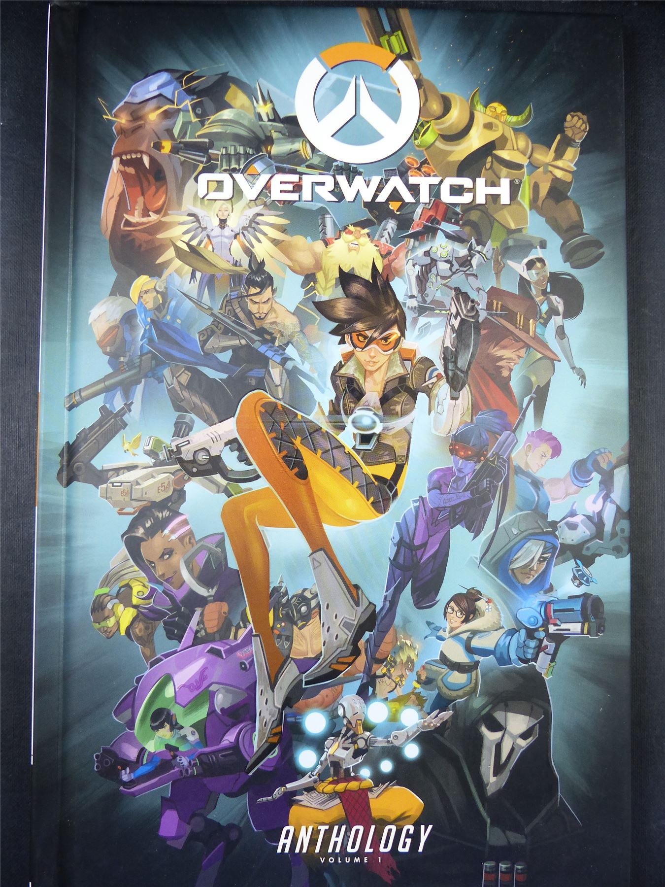 OVERWATCH: Anthology Vol 1 - Dark Horse Graphic Hardback #8KD