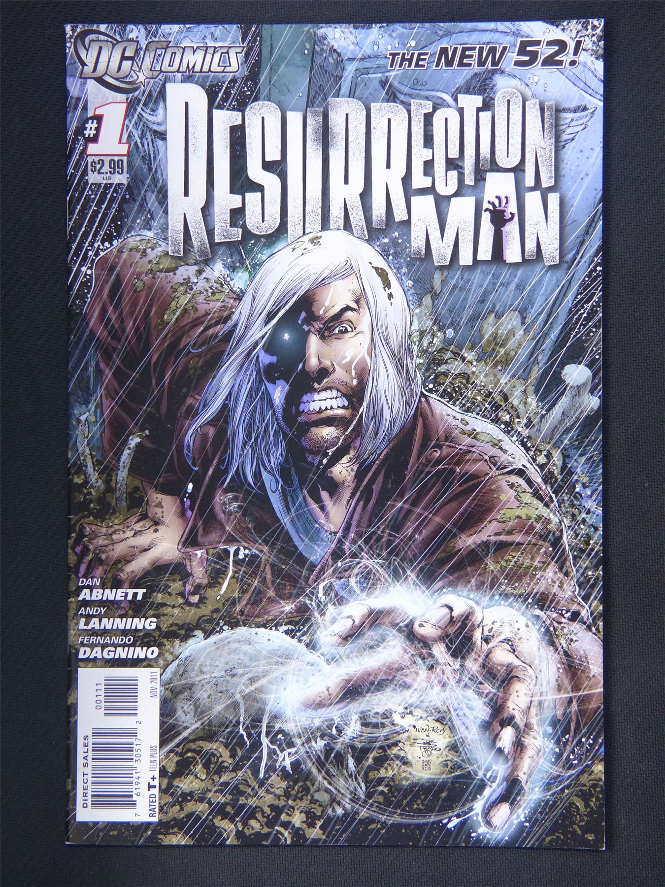 RESURRECTION Man #1 2011 - DC Comic #6BX